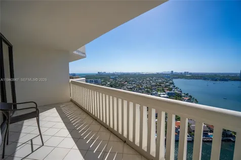 1000 W Island Boulevard Aventura FL 33160
