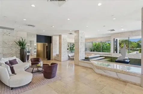 1000 W Island Boulevard Aventura FL 33160