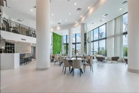 1000 W Island Boulevard Aventura FL 33160
