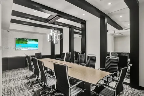 1000 W Island Boulevard Aventura FL 33160