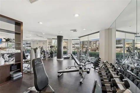 1000 W Island Boulevard Aventura FL 33160
