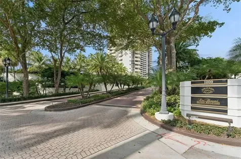 1000 W Island Boulevard Aventura FL 33160