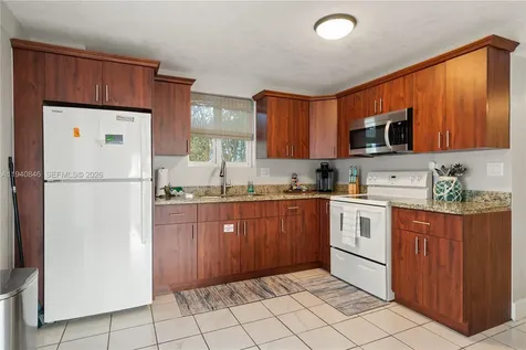 127 Seaside Avenue Key Largo FL 33037