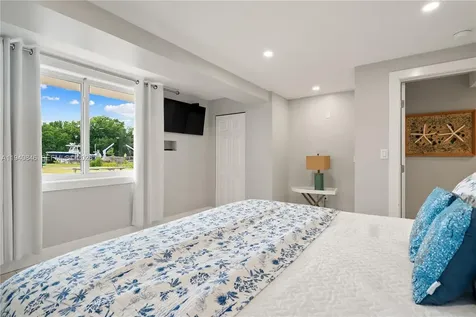 127 Seaside Avenue Key Largo FL 33037