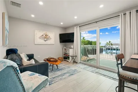 127 Seaside Avenue Key Largo FL 33037
