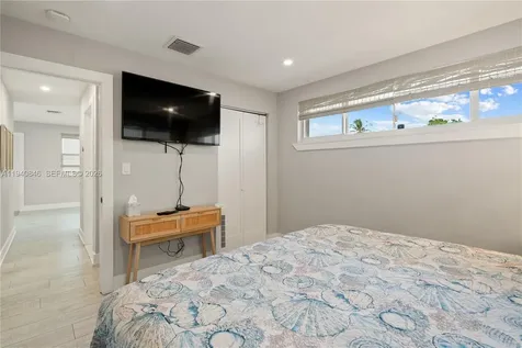 127 Seaside Avenue Key Largo FL 33037