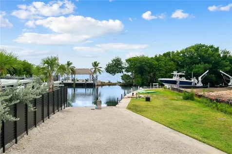 127 Seaside Avenue Key Largo FL 33037