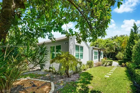 8730 NE 8th Court Miami FL 33138