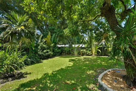 8730 NE 8th Court Miami FL 33138