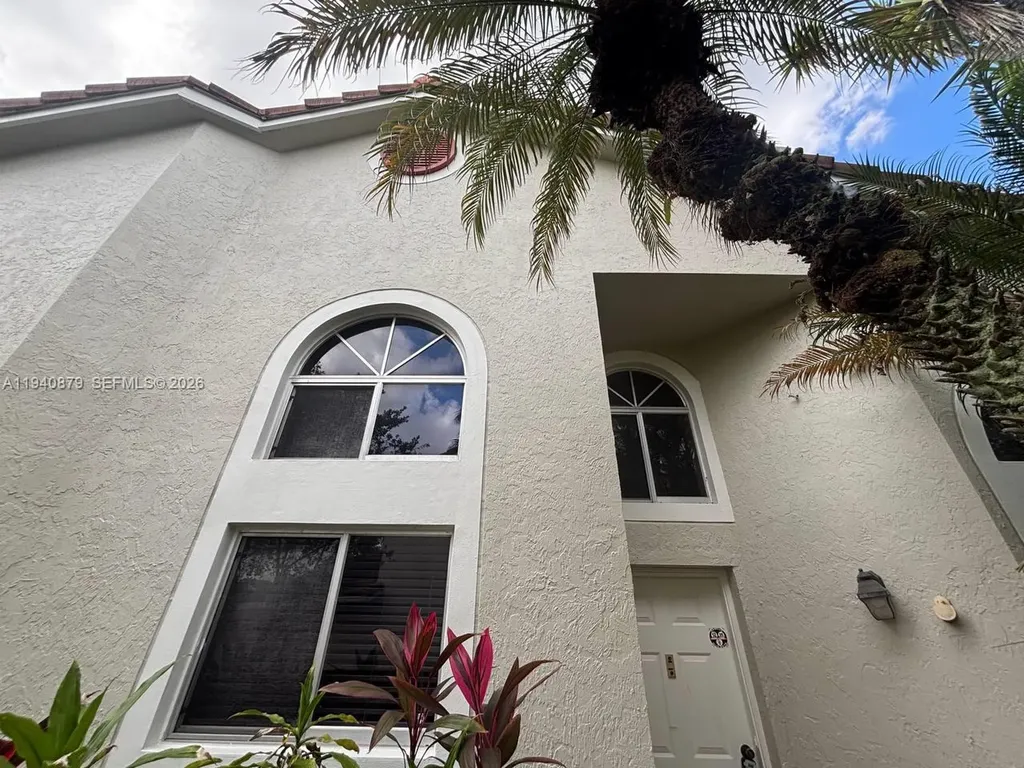 7390 S Pinewalk Drive S Margate FL 33063