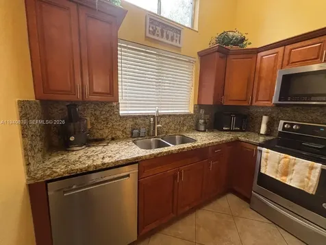 7390 S Pinewalk Drive S Margate FL 33063