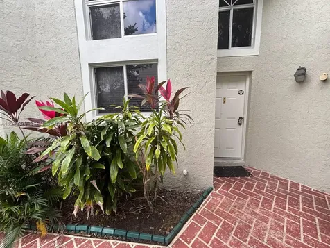 7390 S Pinewalk Drive S Margate FL 33063