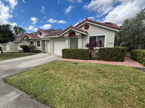 7390 S Pinewalk Drive S Margate FL 33063