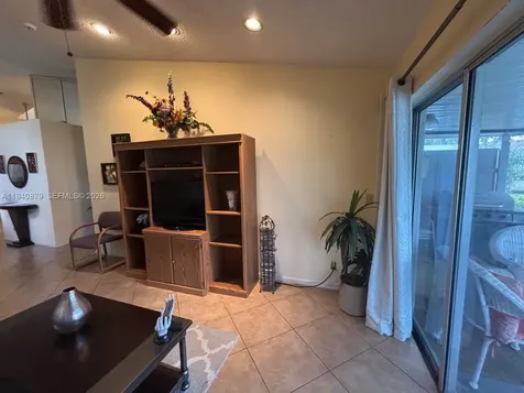 7390 S Pinewalk Drive S Margate FL 33063