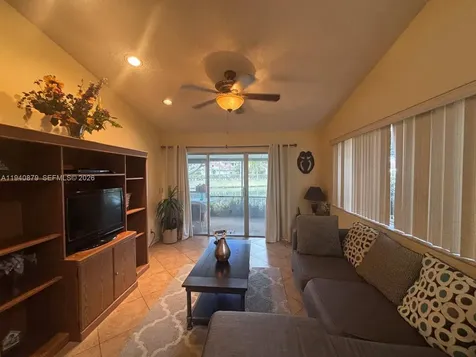 7390 S Pinewalk Drive S Margate FL 33063