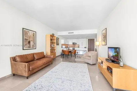 68 SE 6th Street Miami FL 33131
