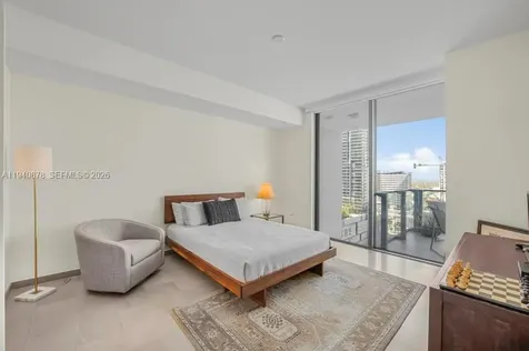 68 SE 6th Street Miami FL 33131