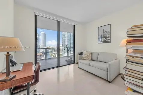 68 SE 6th Street Miami FL 33131