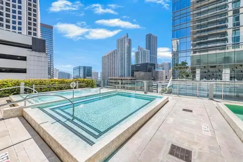68 SE 6th Street Miami FL 33131