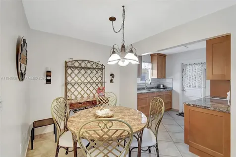 415 NE 2nd Street Hallandale Beach FL 33009