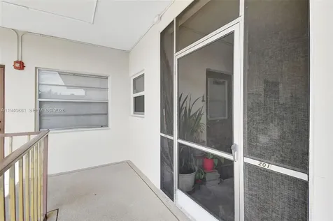 415 NE 2nd Street Hallandale Beach FL 33009