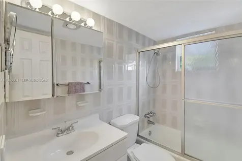 415 NE 2nd Street Hallandale Beach FL 33009