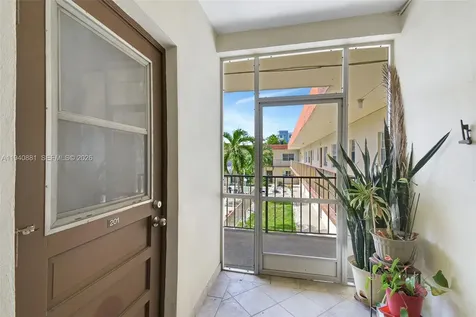 415 NE 2nd Street Hallandale Beach FL 33009
