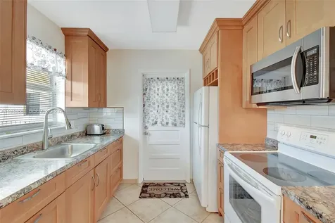 415 NE 2nd Street Hallandale Beach FL 33009