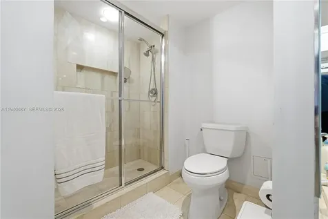 1000 W Island Boulevard Aventura FL 33160