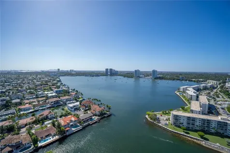1000 W Island Boulevard Aventura FL 33160