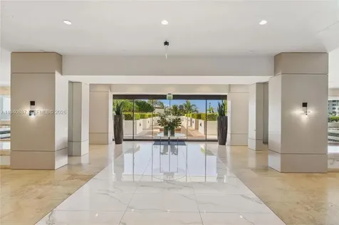 1000 W Island Boulevard Aventura FL 33160