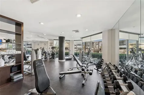 1000 W Island Boulevard Aventura FL 33160