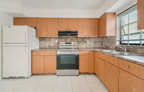 4030 SW 19th Street West Park FL 33023