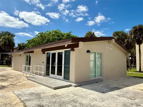 20 SW 108th Avenue Sweetwater FL 33174