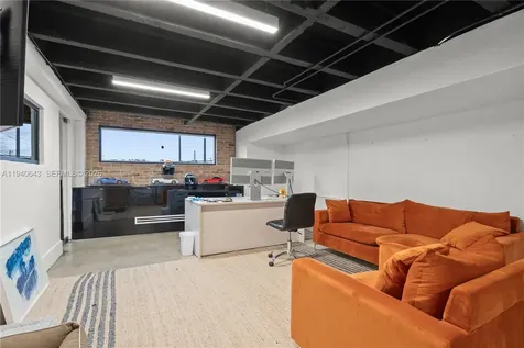 2045 NW 1st Avenue Miami FL 33127