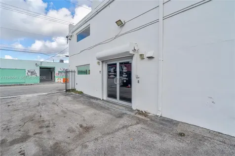 2045 NW 1st Avenue Miami FL 33127