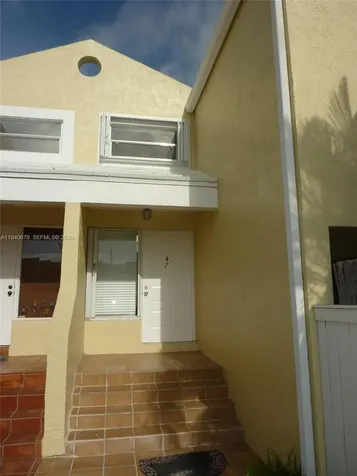4535 SW 68th Court Circle Miami FL 33155