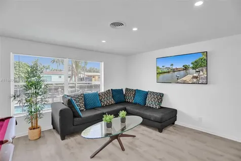 2827 Arthur Street Hollywood FL 33020