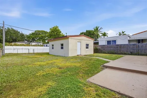 461 Plover Avenue Miami Springs FL 33166