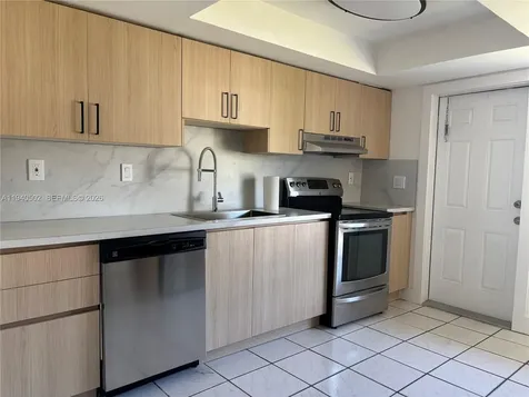 5904 SW 27th Street West Park FL 33023