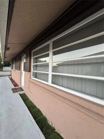 5904 SW 27th Street West Park FL 33023