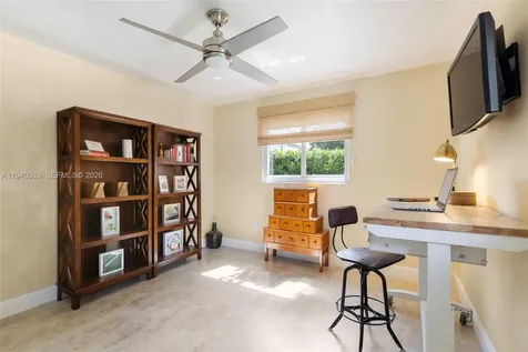 2201 SW 22nd Terrace Miami FL 33145