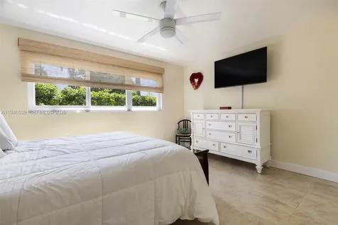 2201 SW 22nd Terrace Miami FL 33145