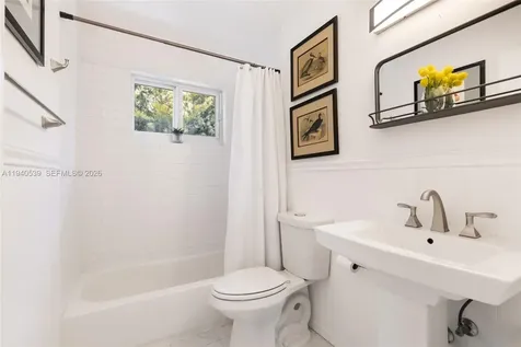 2201 SW 22nd Terrace Miami FL 33145