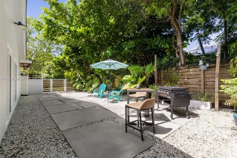 2201 SW 22nd Terrace Miami FL 33145