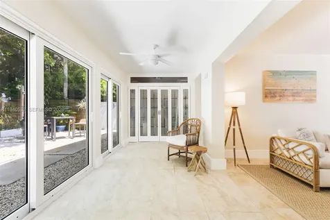 2201 SW 22nd Terrace Miami FL 33145