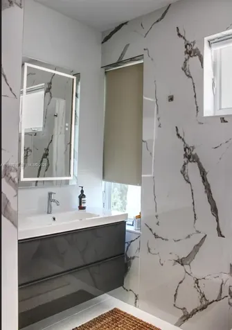 4710 Pine Tree Drive Miami Beach FL 33140