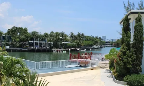 4710 Pine Tree Drive Miami Beach FL 33140