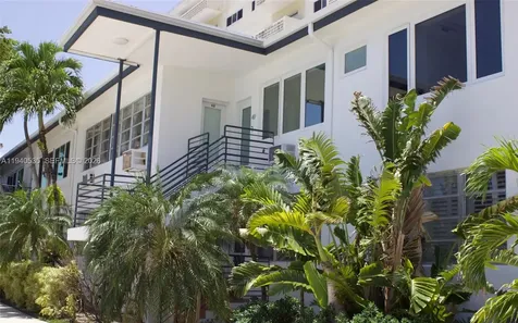 4710 Pine Tree Drive Miami Beach FL 33140