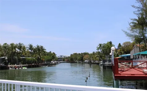 4710 Pine Tree Drive Miami Beach FL 33140